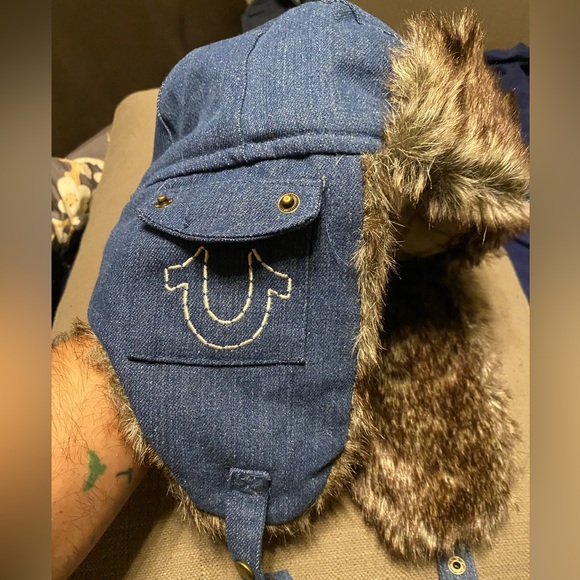 True Religion Trapper Hat Blue Denim Faux Fur Horseshoe Pockets Chin Strap NWT - Picture 12 of 15